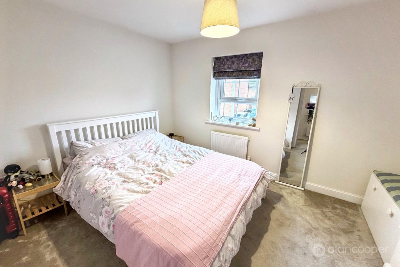 Lambs Down Lane, Nuneaton, CV11 6BU