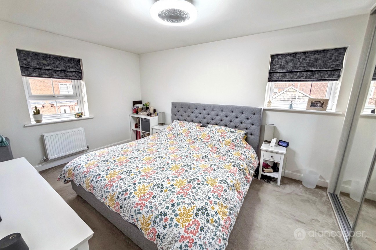 Lambs Down Lane, Nuneaton, CV11 6BU