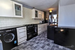 Sycamore Road, Nuneaton, CV10 9DS