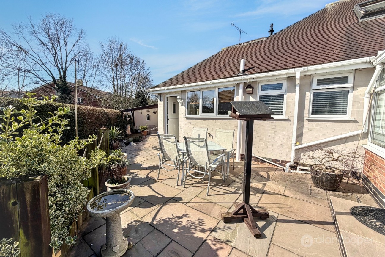 The Lynch, Attleborough, Nuneaton, CV11 4LQ