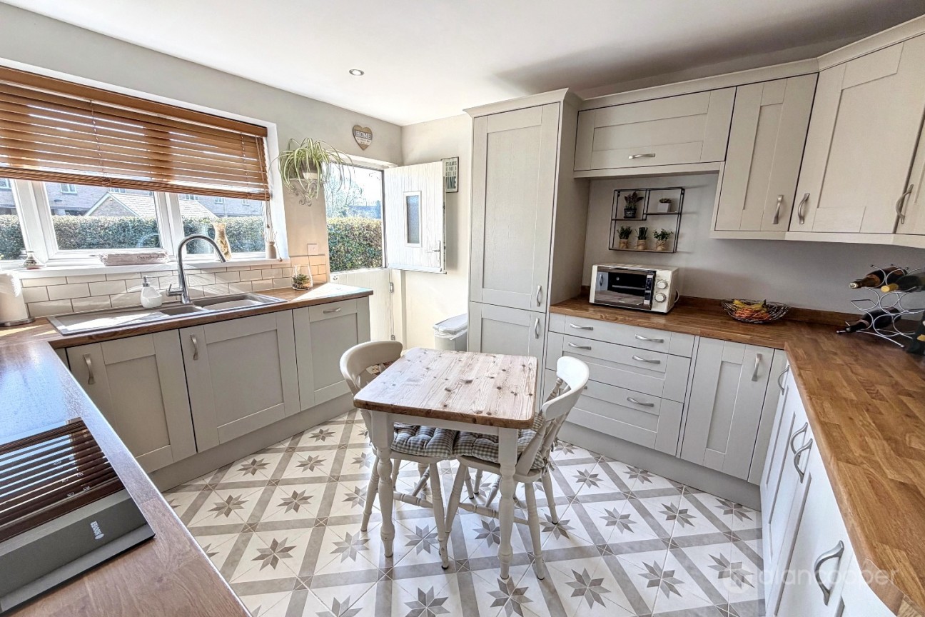 The Lynch, Attleborough, Nuneaton, CV11 4LQ