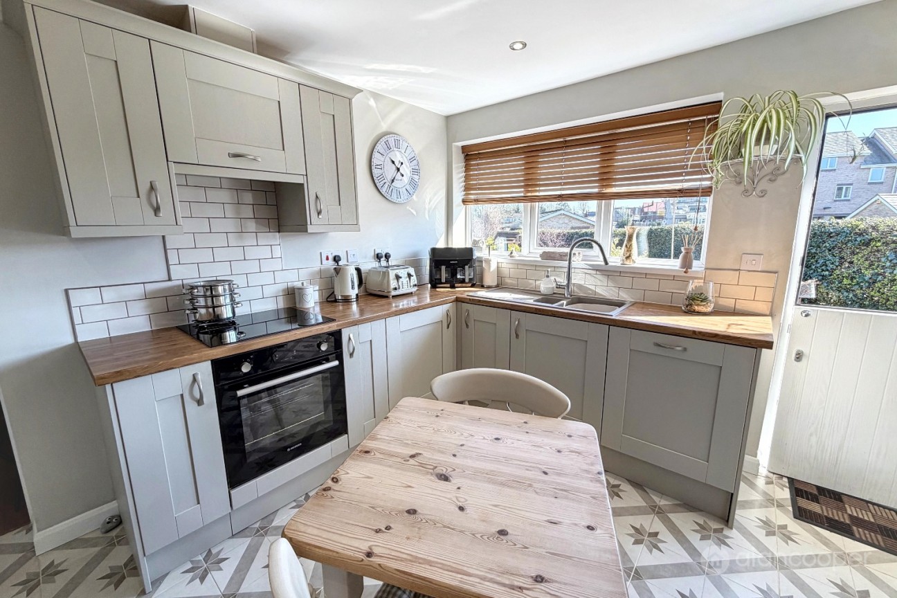 The Lynch, Attleborough, Nuneaton, CV11 4LQ