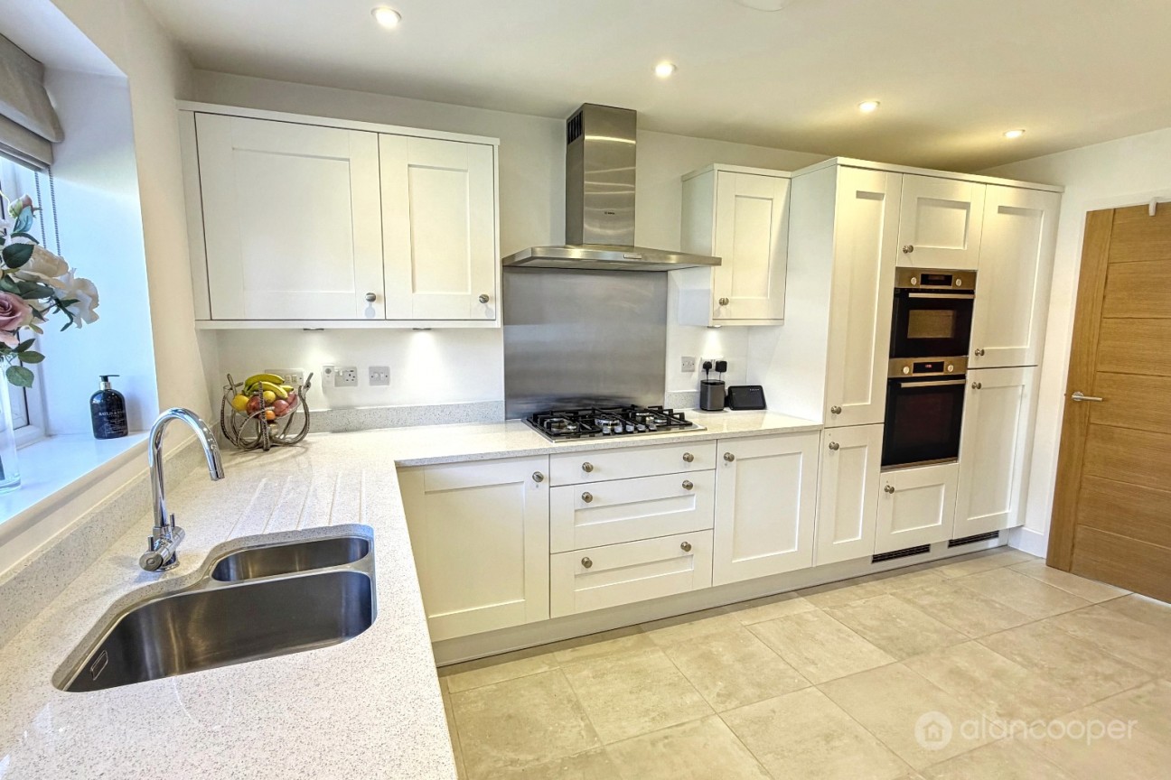 Silkie Close, Lockley Gardens, Nuneaton, CV11 6YF