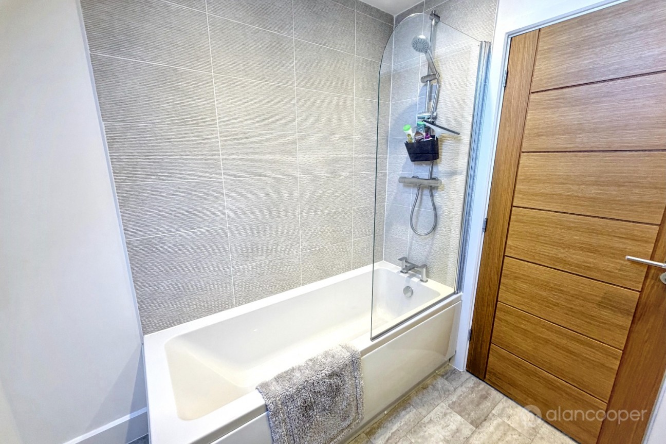 Silkie Close, Lockley Gardens, Nuneaton, CV11 6YF