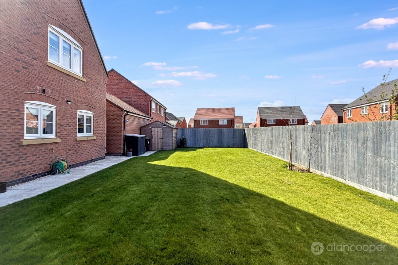 Silkie Close, Lockley Gardens, Nuneaton, CV11 6YF