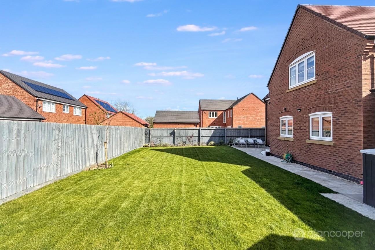 Silkie Close, Lockley Gardens, Nuneaton, CV11 6YF