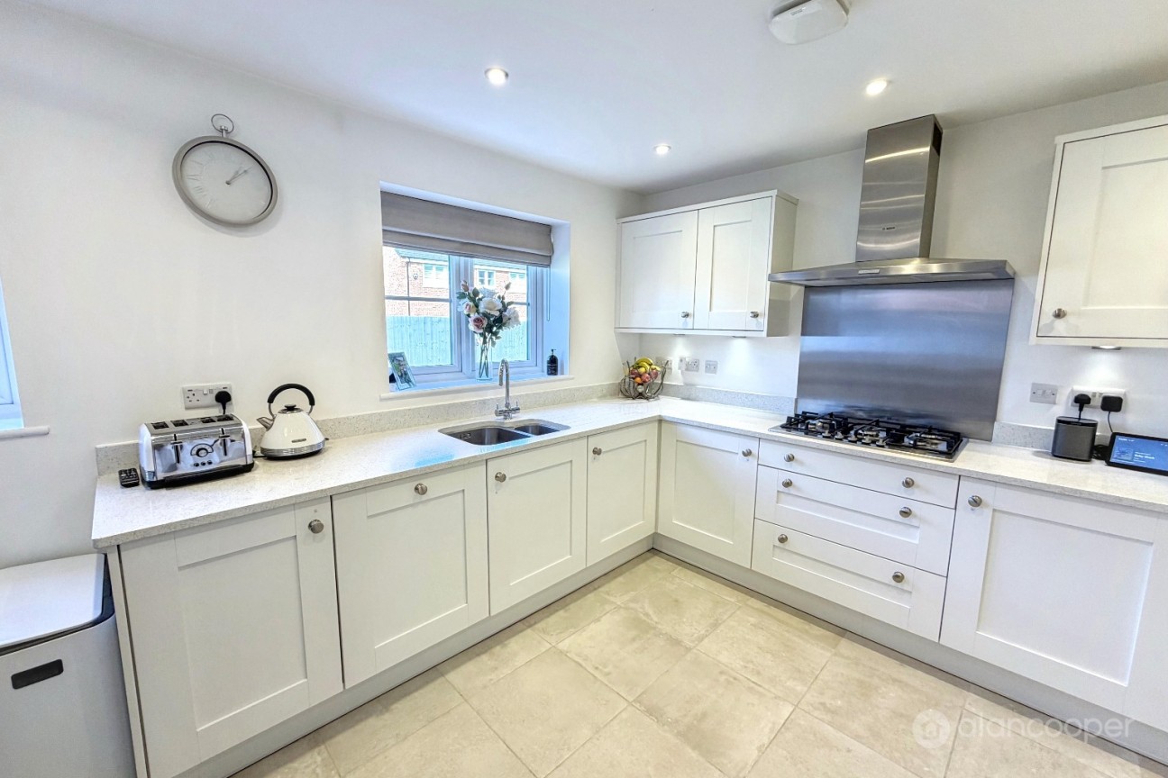 Silkie Close, Lockley Gardens, Nuneaton, CV11 6YF