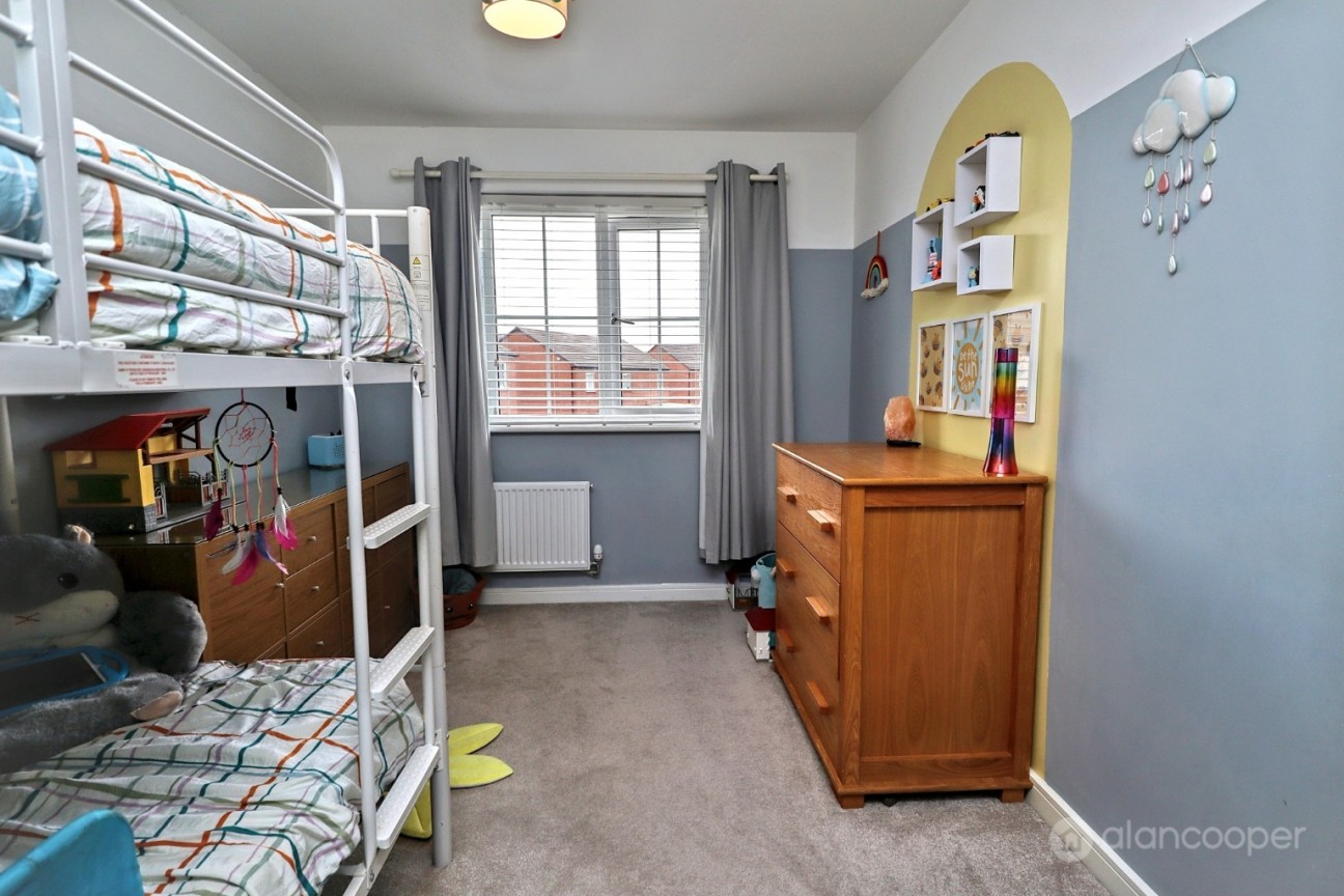 St. Oggs Way, Nuneaton, Warwickshire, CV11 6XQ