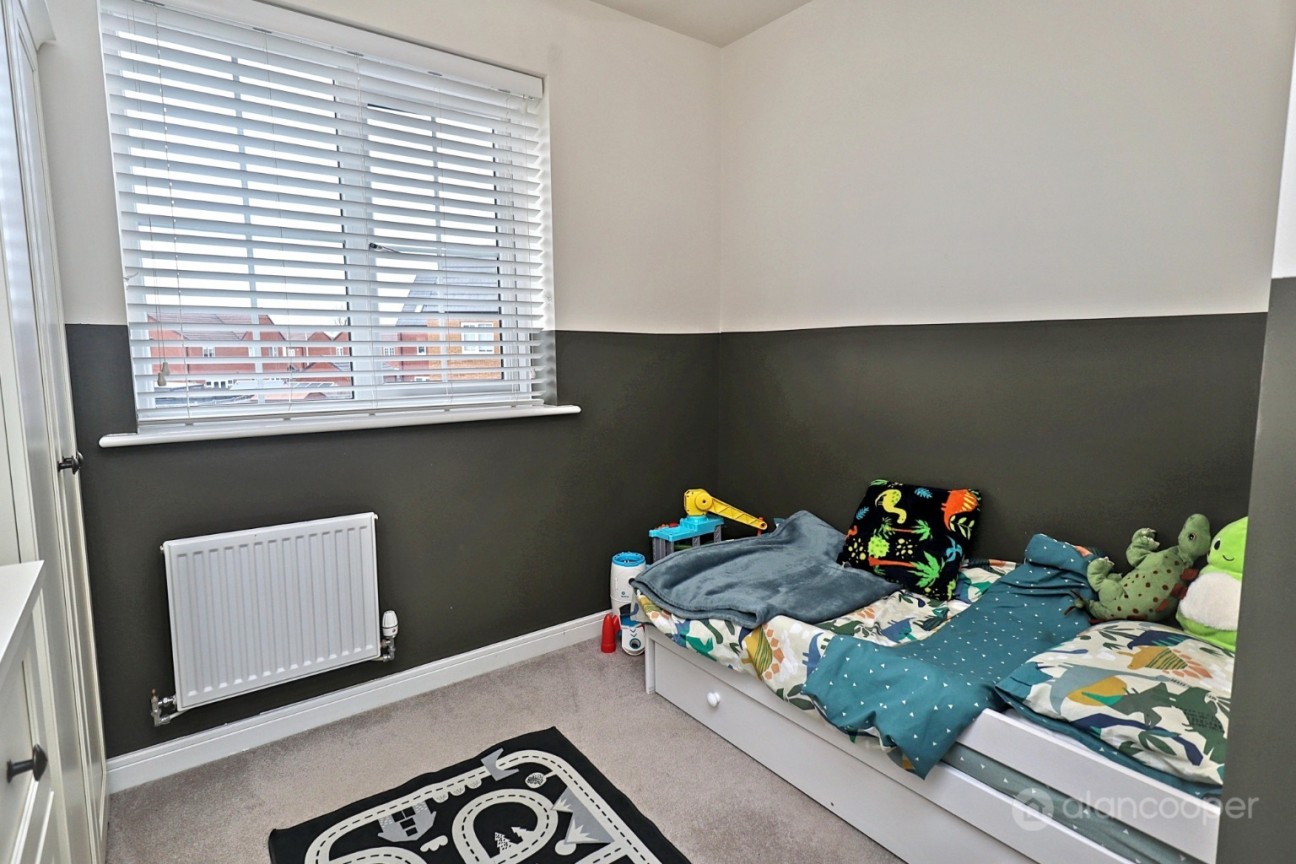 St. Oggs Way, Nuneaton, Warwickshire, CV11 6XQ