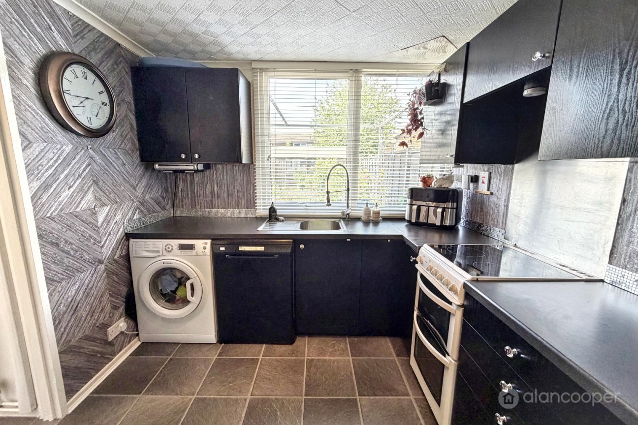 Faultlands Close, Whitestone, Nuneaton, CV11 4SL