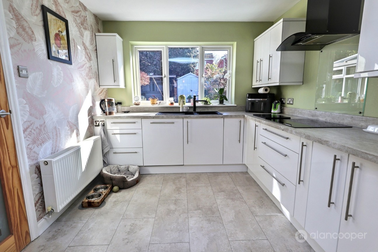 Chalfont Close, Bedworth, CV12 8PB