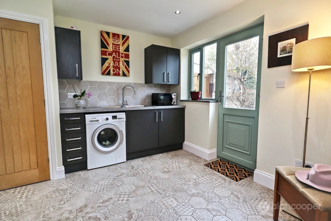 Milby Drive, St Nicolas Park, Nuneaton, CV11 6JS