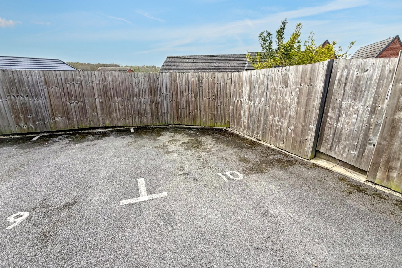 Drybread Lane, Saxon View, Nuneaton, CV10 9FA