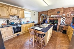 Wolvey Road, Bulkington, CV12 9JT