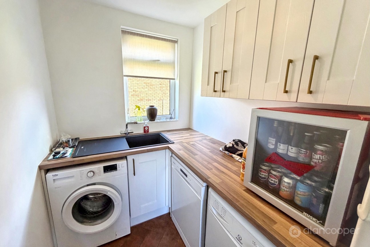Wolvey Road, Bulkington, CV12 9JT