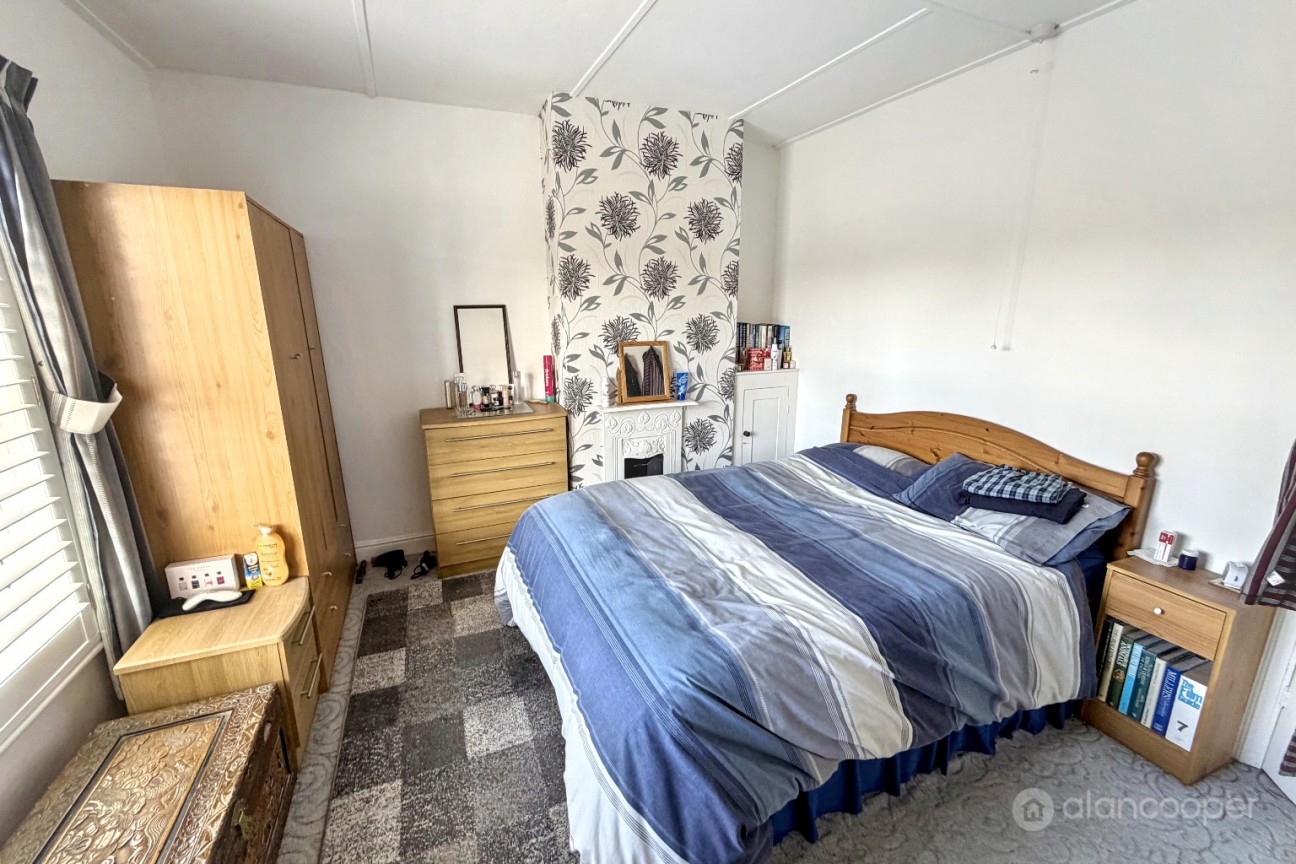 Wolvey Road, Bulkington, CV12 9JT