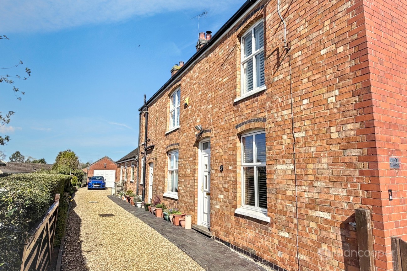Wolvey Road, Bulkington, CV12 9JT