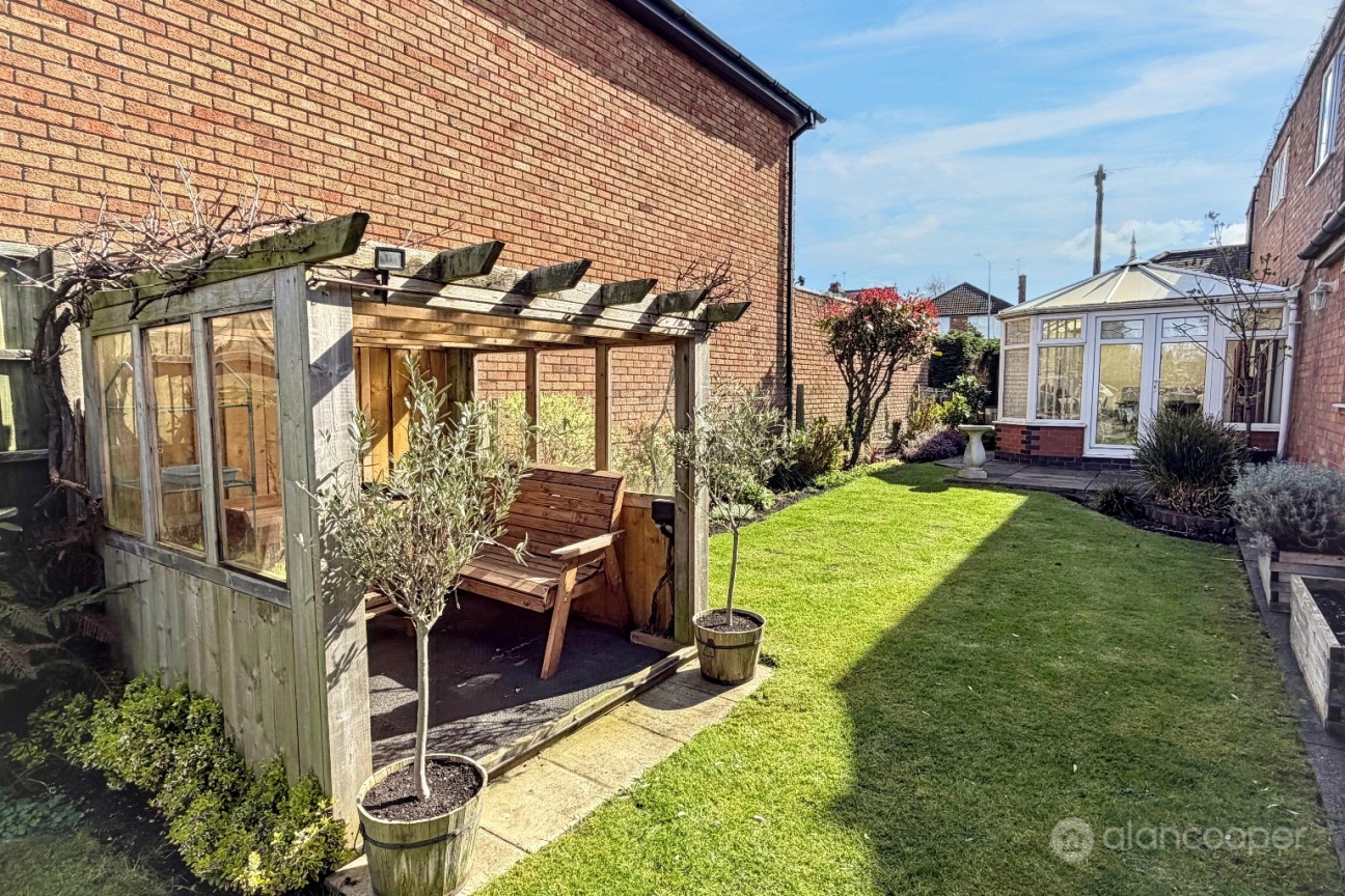 Wolvey Road, Bulkington, CV12 9JT