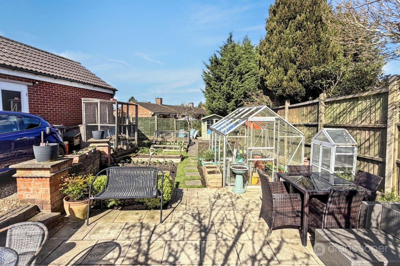 Wolvey Road, Bulkington, CV12 9JT