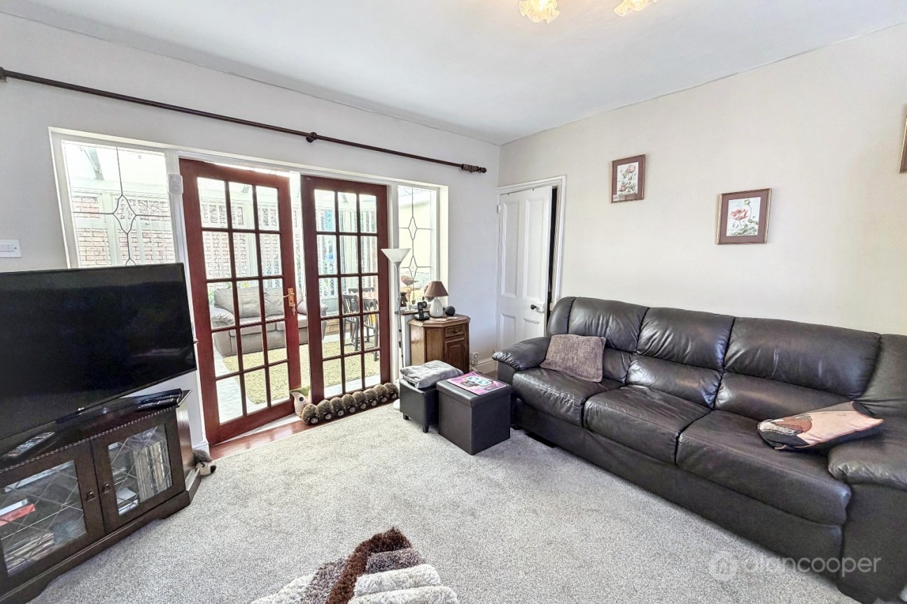Wolvey Road, Bulkington, CV12 9JT