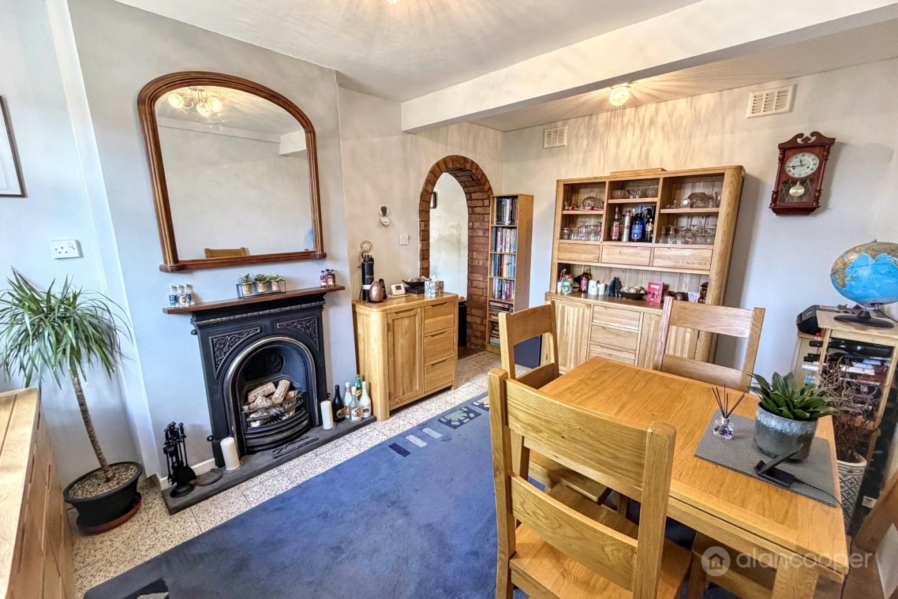 Wolvey Road, Bulkington, CV12 9JT
