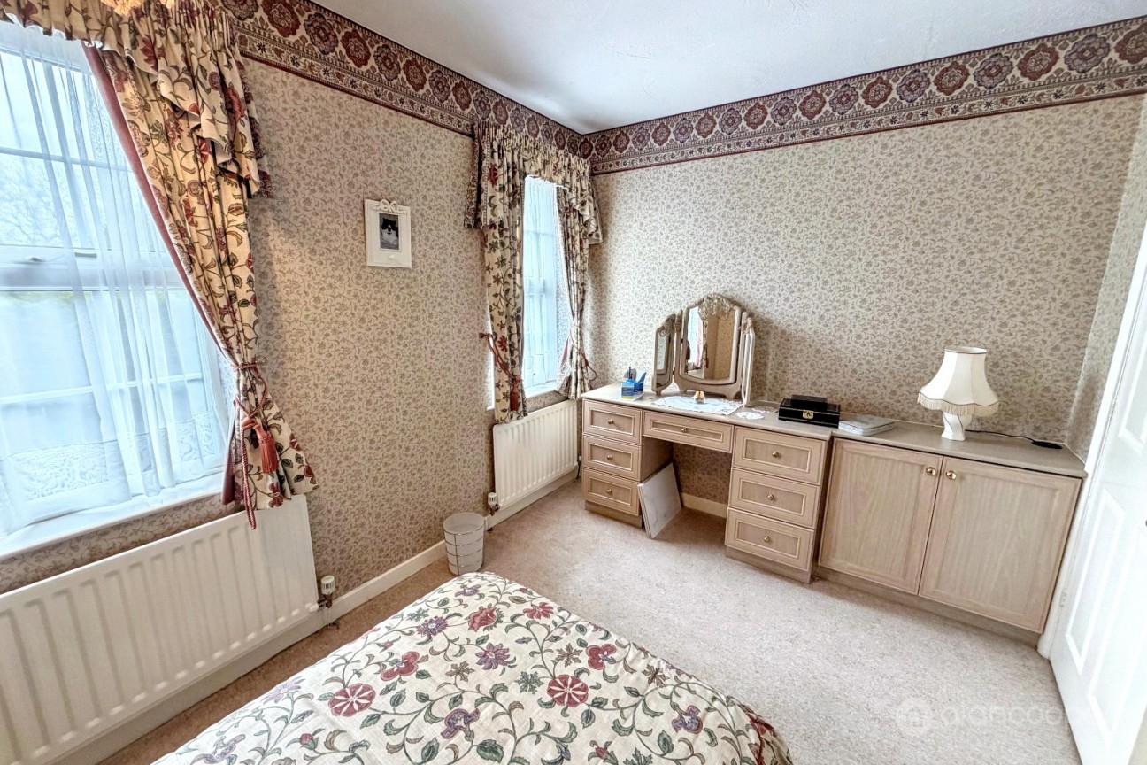 Pallett Drive, St Nicolas Park, Nuneaton, CV11 6JA