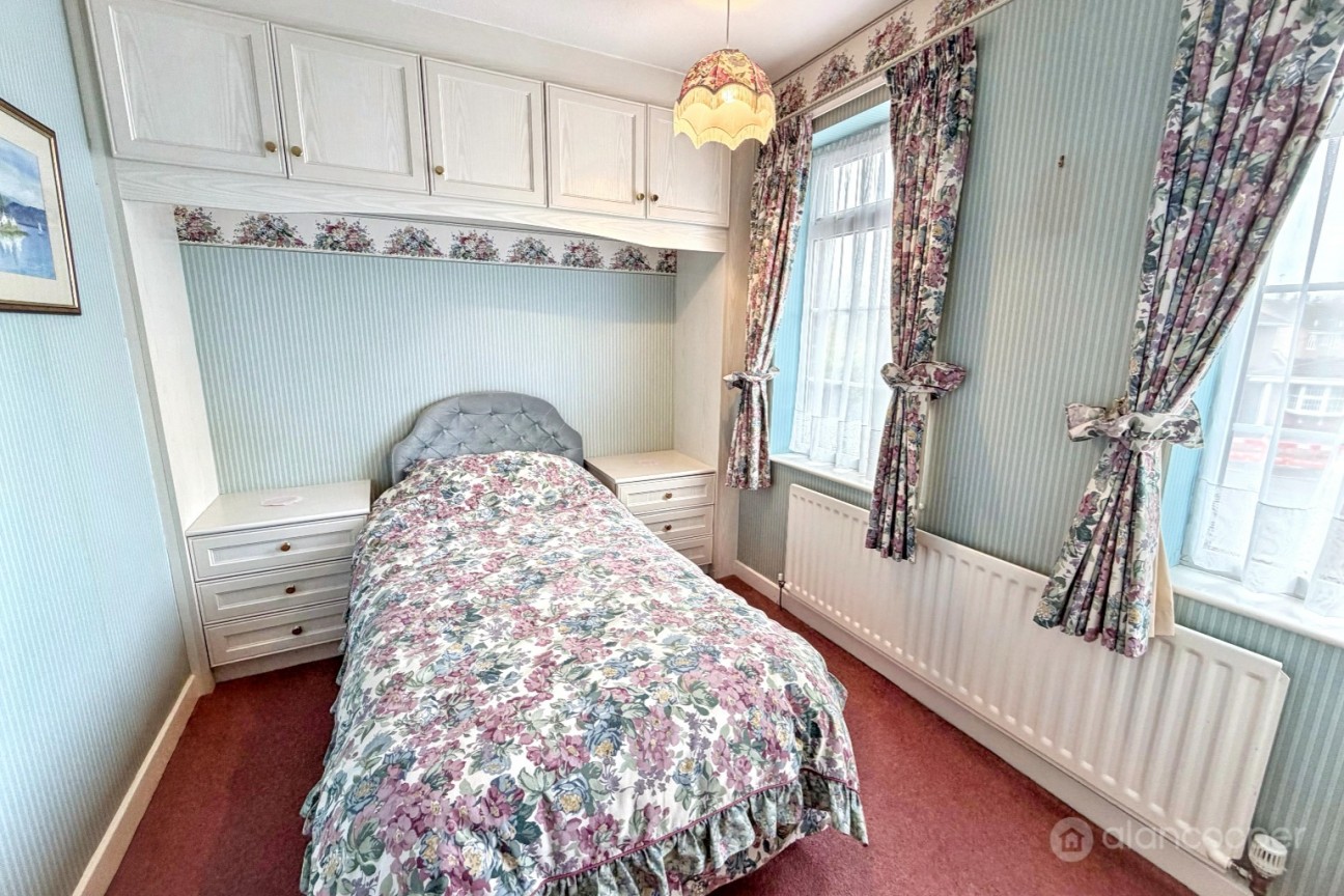 Pallett Drive, St Nicolas Park, Nuneaton, CV11 6JA