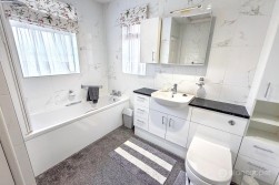 Pallett Drive, St Nicolas Park, Nuneaton, CV11 6JA