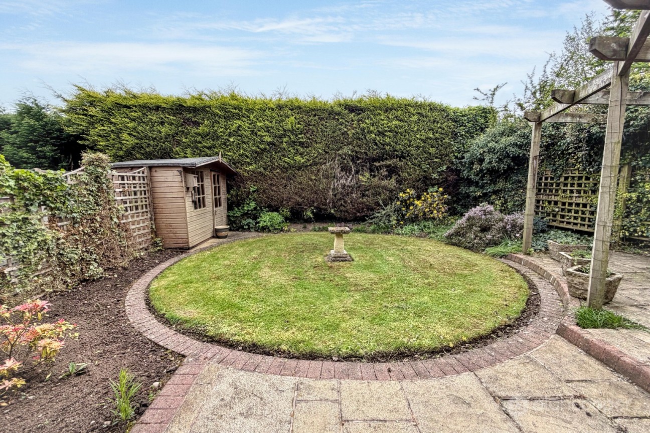 Pallett Drive, St Nicolas Park, Nuneaton, CV11 6JA