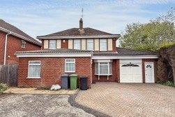 Pallett Drive, St Nicolas Park, Nuneaton, CV11 6JA