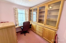 Pallett Drive, St Nicolas Park, Nuneaton, CV11 6JA