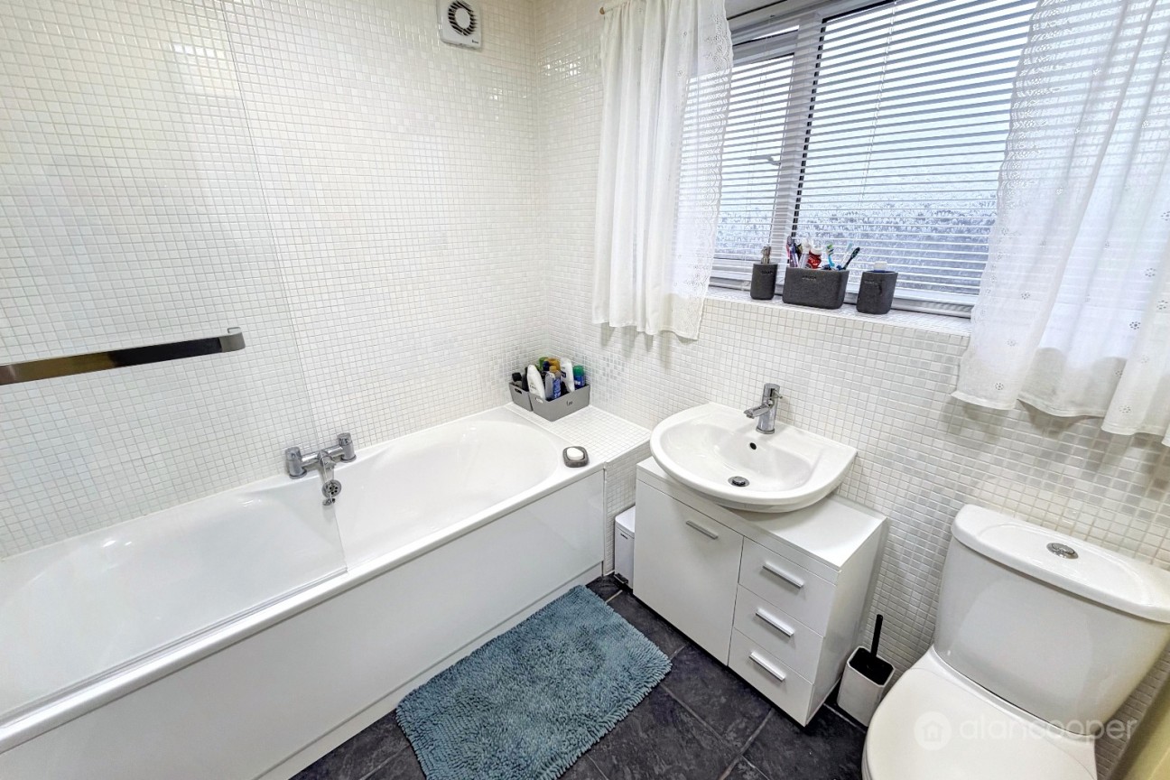 Berwyn Way, Church Farm, Nuneaton, CV10 8QW
