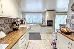 Berwyn Way, Church Farm, Nuneaton, CV10 8QW