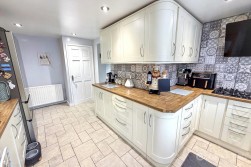 Berwyn Way, Church Farm, Nuneaton, CV10 8QW