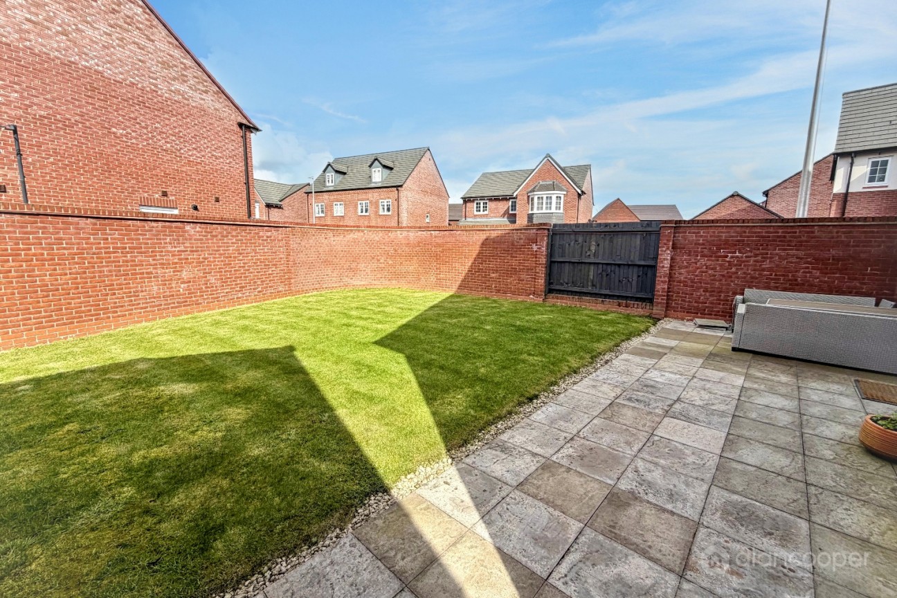 Doverton Close, Royal Park, Nuneaton, CV11 6WR