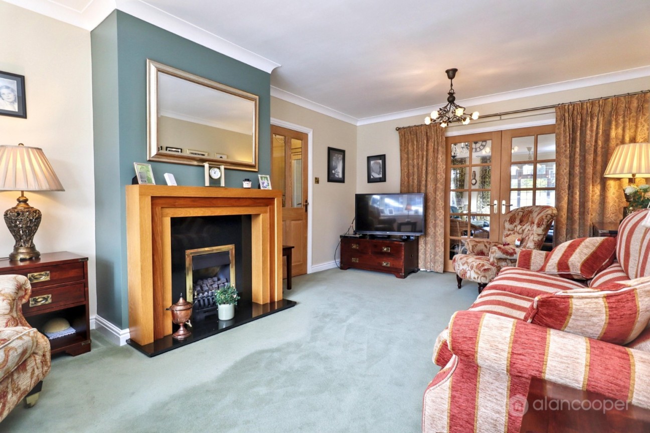 Clay Avenue, St Nicolas Park, Nuneaton, CV11 6DU