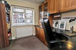Clay Avenue, St Nicolas Park, Nuneaton, CV11 6DU