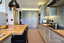 Clay Avenue, St Nicolas Park, Nuneaton, CV11 6DU