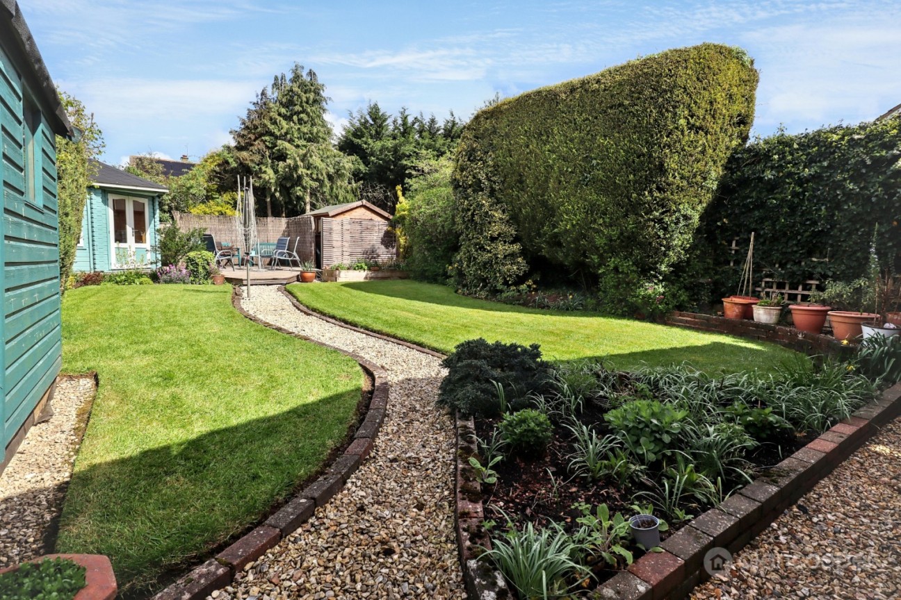 Clay Avenue, St Nicolas Park, Nuneaton, CV11 6DU