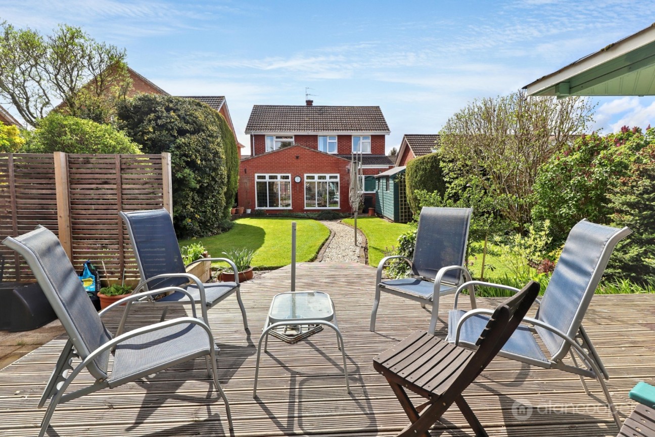 Clay Avenue, St Nicolas Park, Nuneaton, CV11 6DU