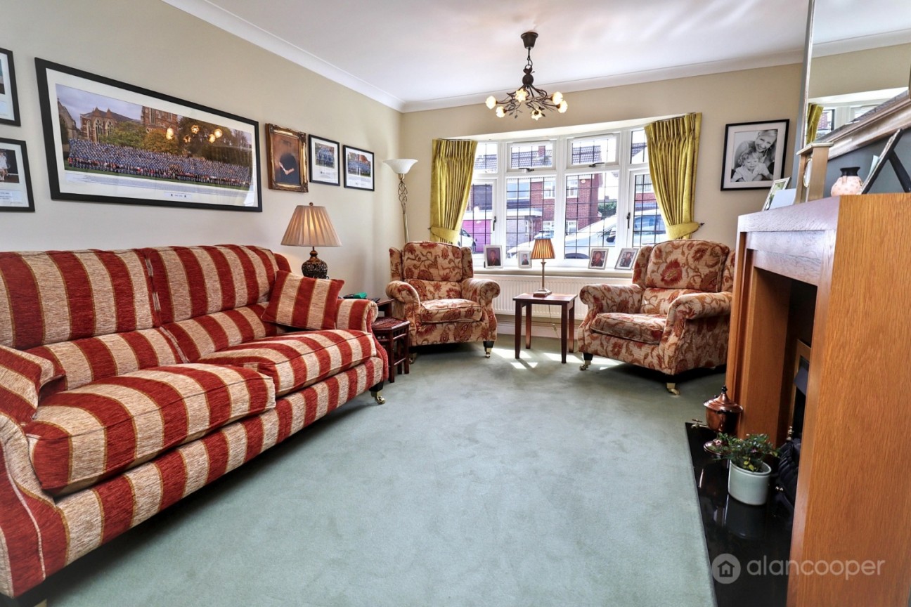 Clay Avenue, St Nicolas Park, Nuneaton, CV11 6DU