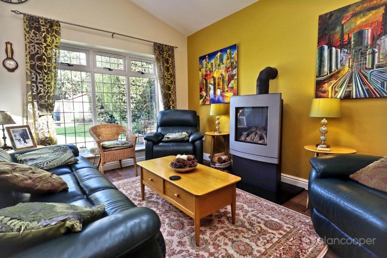 Clay Avenue, St Nicolas Park, Nuneaton, CV11 6DU