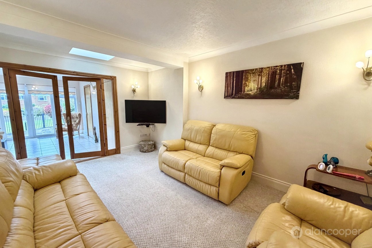 Bulkington Lane, Whitestone, Nuneaton, CV11 4SD