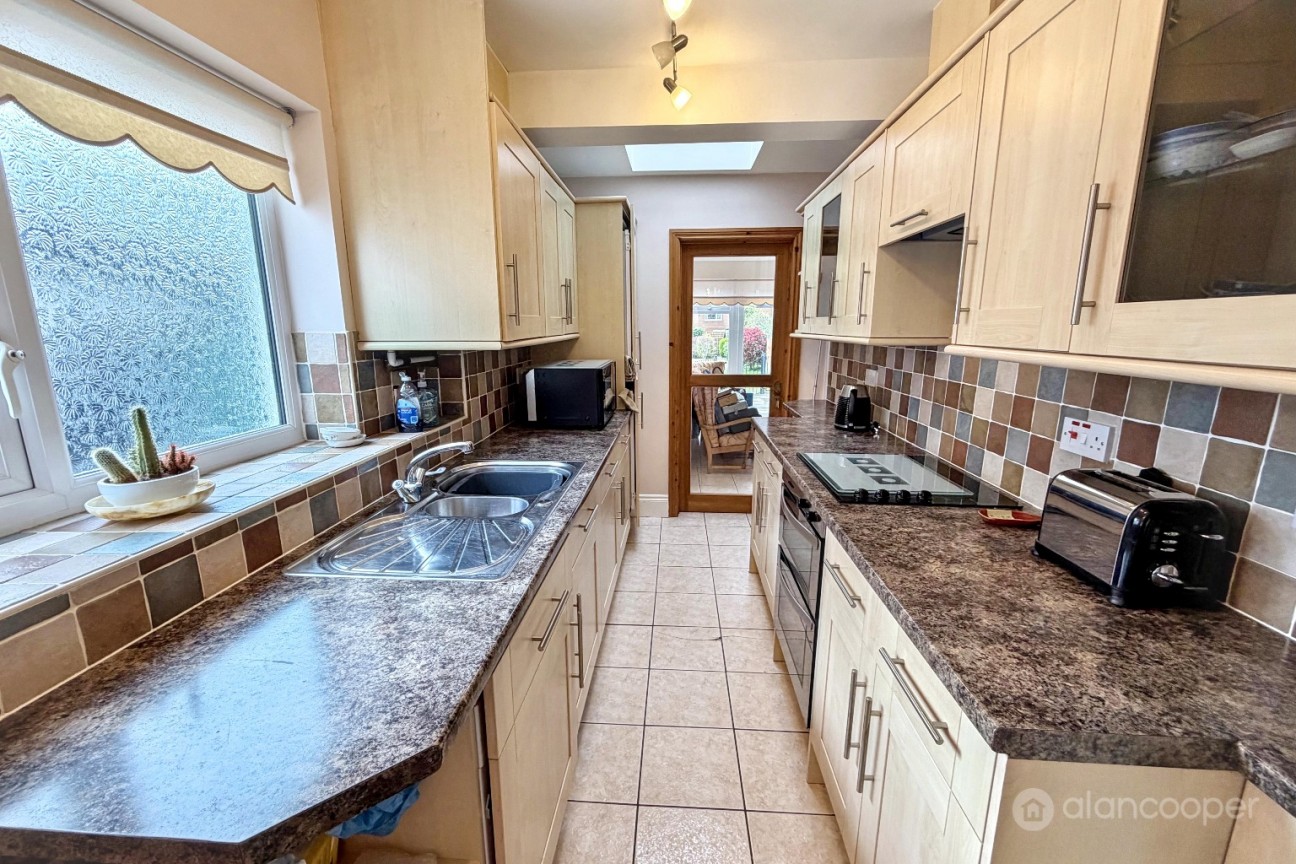 Bulkington Lane, Whitestone, Nuneaton, CV11 4SD