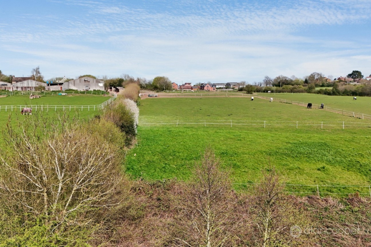 Tunnel Road, Galley Common, Nuneaton, CV10 9NL
