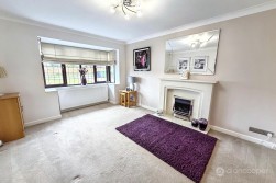 Dorchester Way, St Nicolas Park, Nuneaton, CV11 6XB