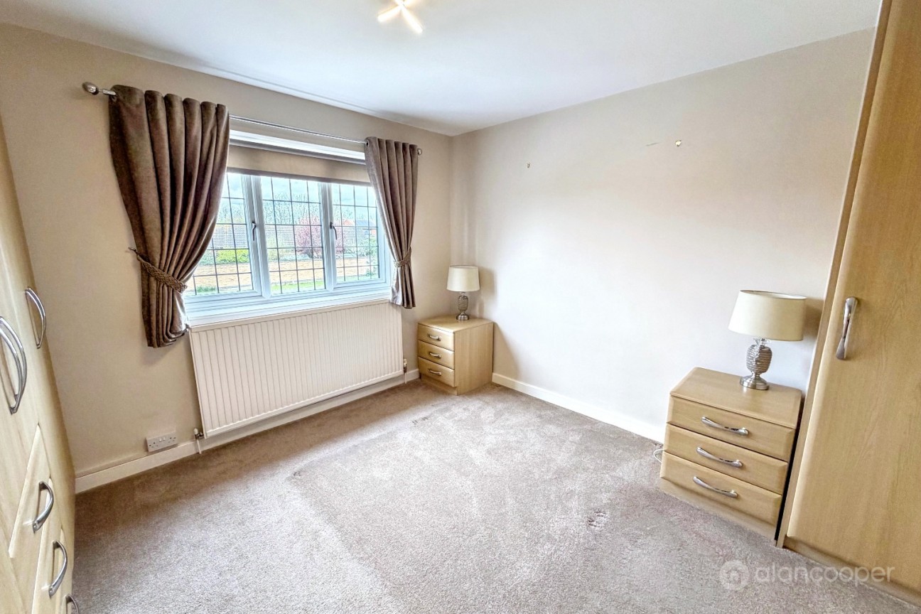 Dorchester Way, St Nicolas Park, Nuneaton, CV11 6XB