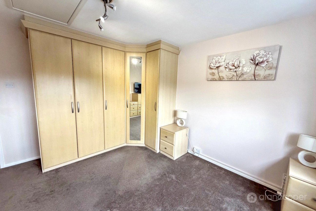 Dorchester Way, St Nicolas Park, Nuneaton, CV11 6XB