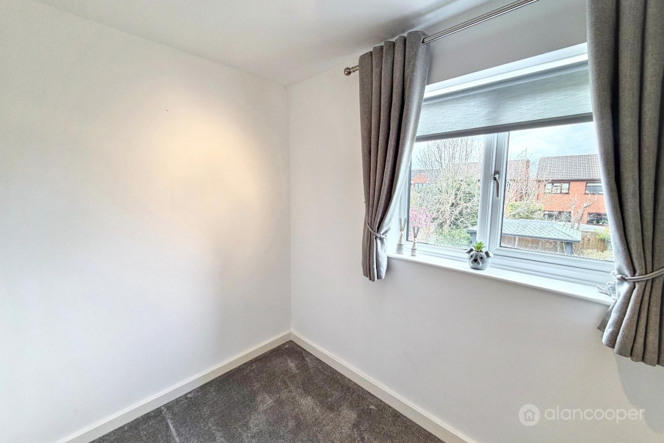 Dorchester Way, St Nicolas Park, Nuneaton, CV11 6XB