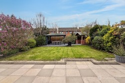 Dorchester Way, St Nicolas Park, Nuneaton, CV11 6XB